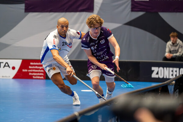 elia-seiler-in-zweikampf-mit-niklas-ramirez